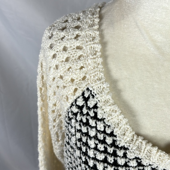 Urban Day Sweater - Picture 2 of 5